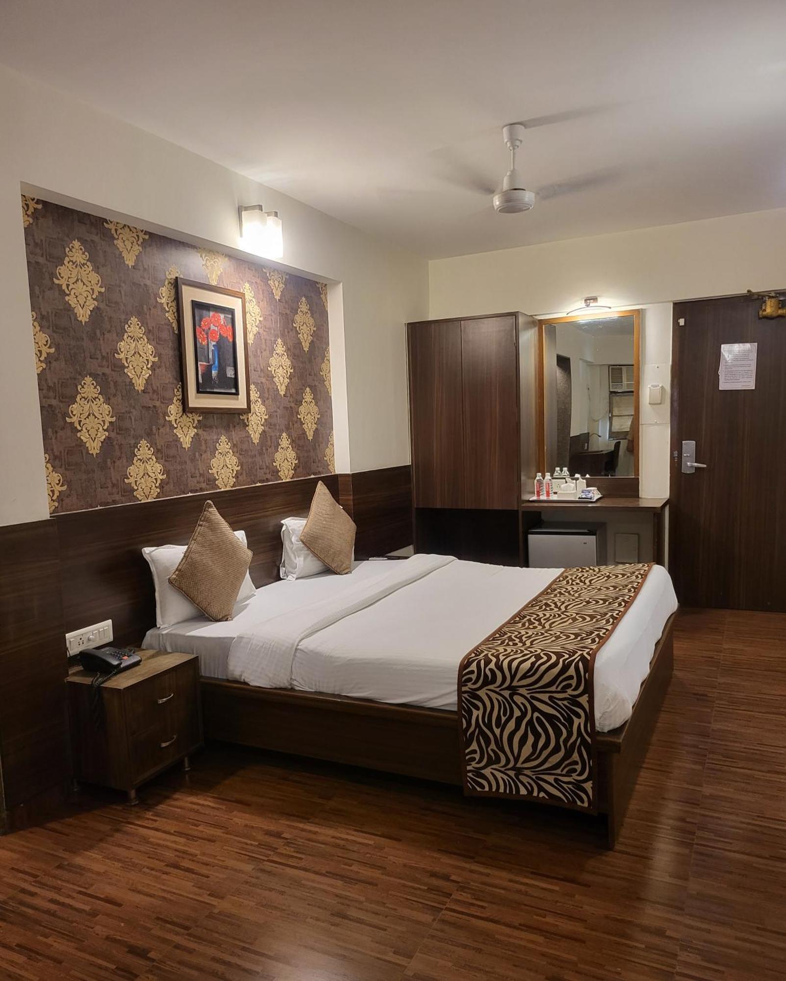 Hotel Maharana Inn Chembur Mumbai Exterior photo