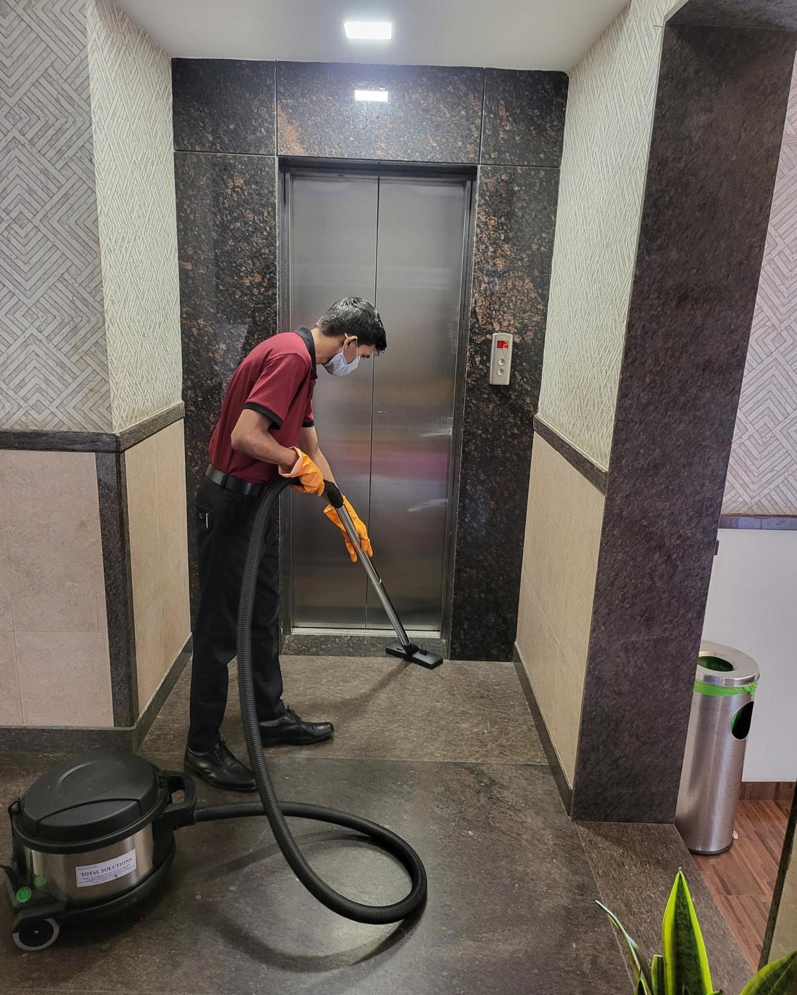 Hotel Maharana Inn Chembur Mumbai Exterior photo
