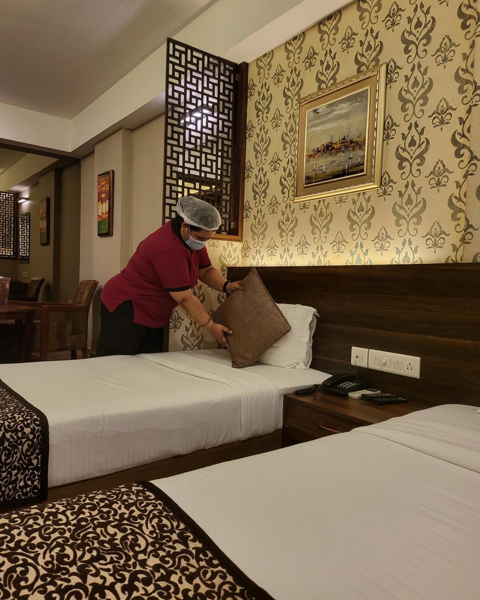 Hotel Maharana Inn Chembur Mumbai Exterior photo